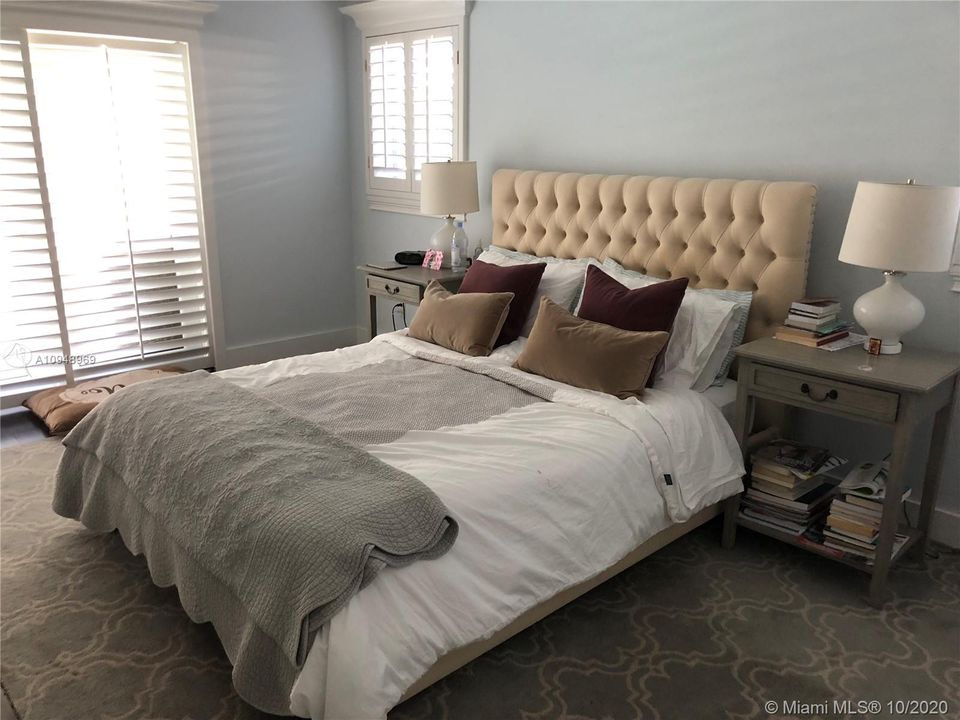 Recently Rented: $7,600 (5 beds, 3 baths, 2947 Square Feet)