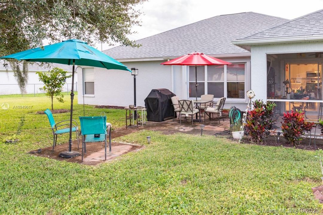 Vendido Recientemente: $255,900 (3 camas, 2 baños, 1826 Pies cuadrados)