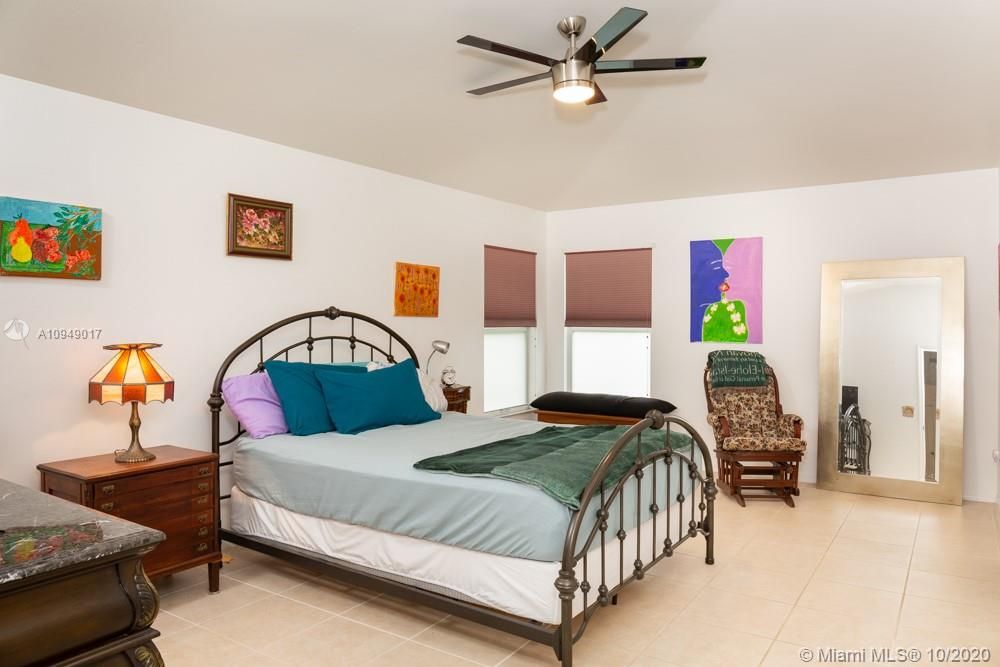 Vendido Recientemente: $255,900 (3 camas, 2 baños, 1826 Pies cuadrados)