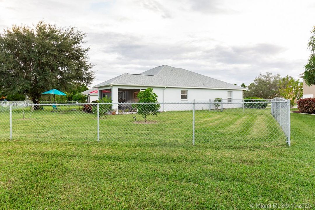Vendido Recientemente: $255,900 (3 camas, 2 baños, 1826 Pies cuadrados)