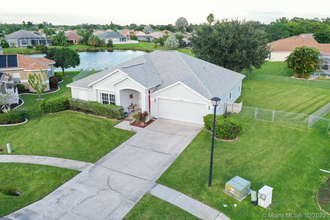 Vendido Recientemente: $255,900 (3 camas, 2 baños, 1826 Pies cuadrados)