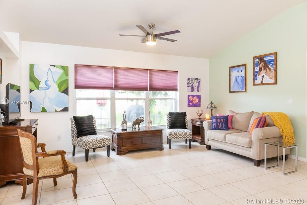 Vendido Recientemente: $255,900 (3 camas, 2 baños, 1826 Pies cuadrados)