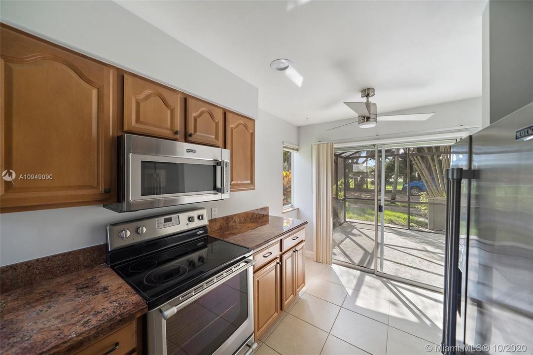 Eat In Kitchen w/ Room for Breakfast Table