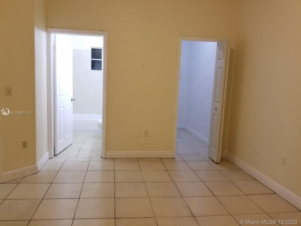 Recently Rented: $2,100 (4 beds, 2 baths, 1415 Square Feet)
