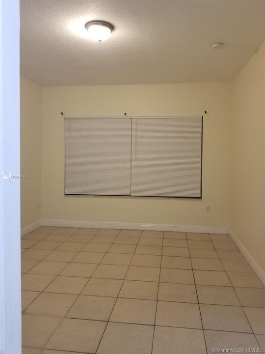 Recently Rented: $2,100 (4 beds, 2 baths, 1415 Square Feet)