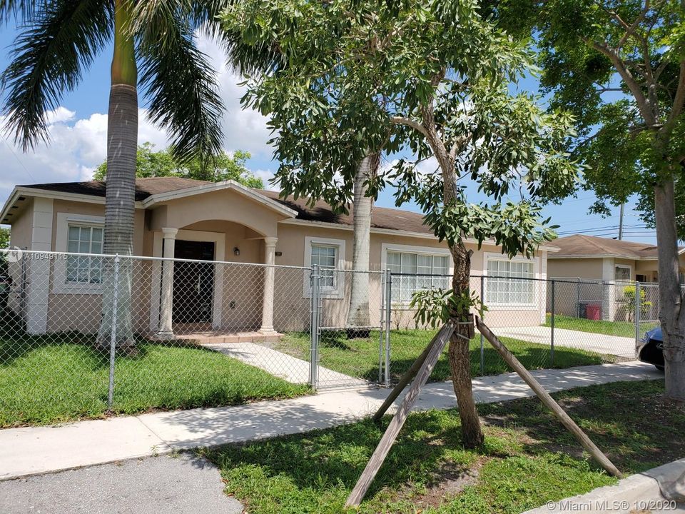 Recently Rented: $2,100 (4 beds, 2 baths, 1415 Square Feet)
