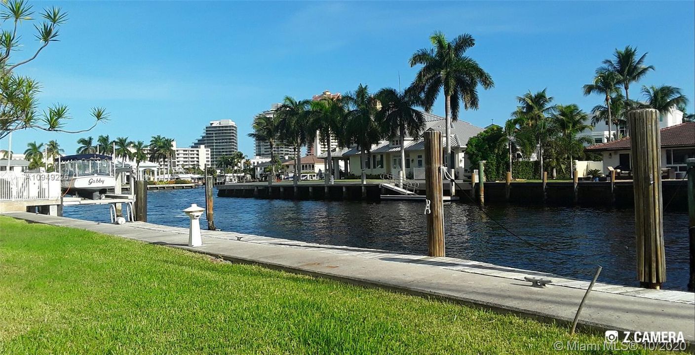 Backyard has SE exsposure  with wide water views . Can accommodate up to a 80 ft yacht !