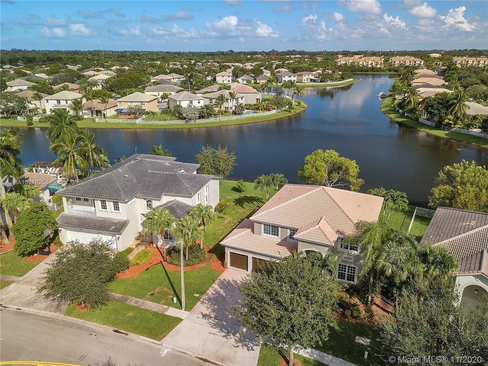 Recently Sold: $590,000 (5 beds, 3 baths, 2864 Square Feet)