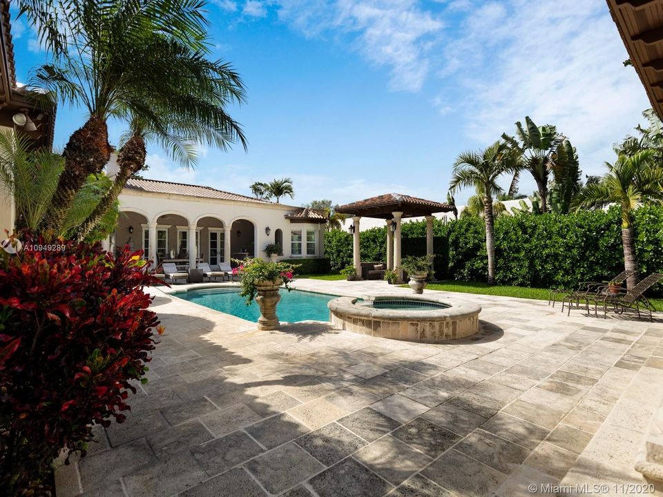 Recently Sold: $1,965,000 (6 beds, 5 baths, 4865 Square Feet)