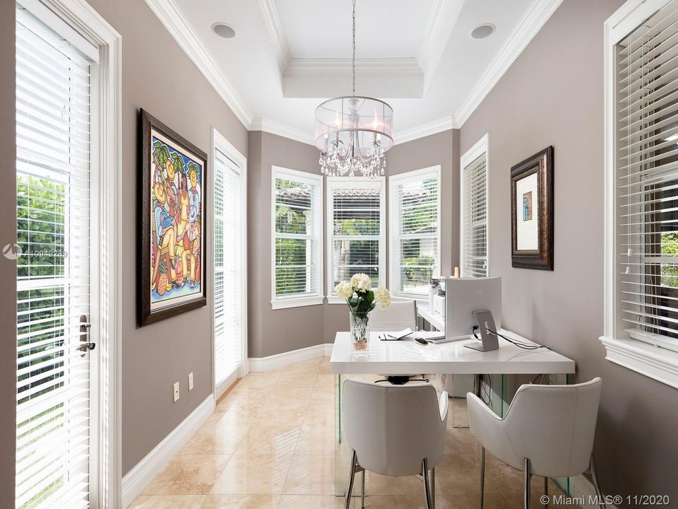 Recently Sold: $1,965,000 (6 beds, 5 baths, 4865 Square Feet)