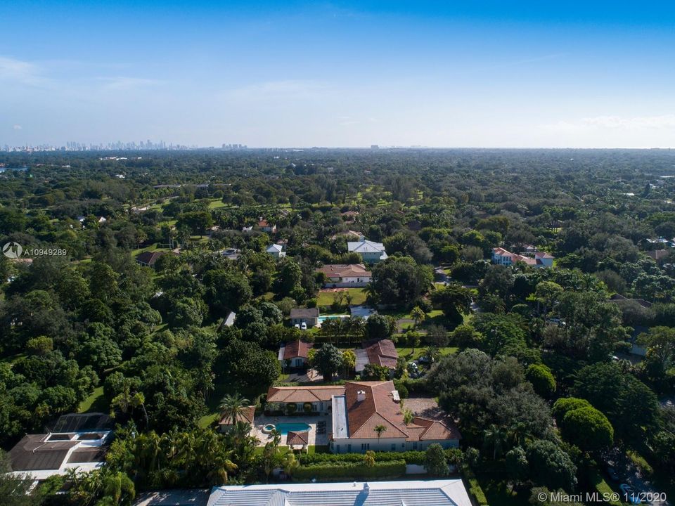 Recently Sold: $1,965,000 (6 beds, 5 baths, 4865 Square Feet)