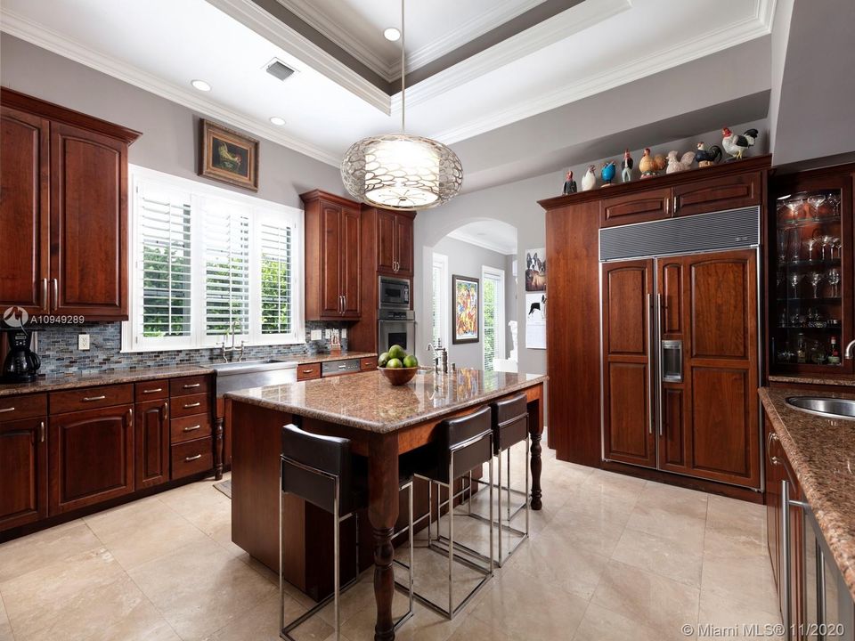 Recently Sold: $1,965,000 (6 beds, 5 baths, 4865 Square Feet)