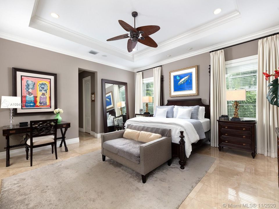 Recently Sold: $1,965,000 (6 beds, 5 baths, 4865 Square Feet)