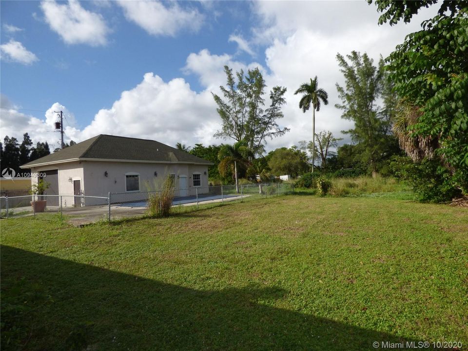 最近售出: $397,900 (3 贝兹, 3 浴室, 2608 平方英尺)