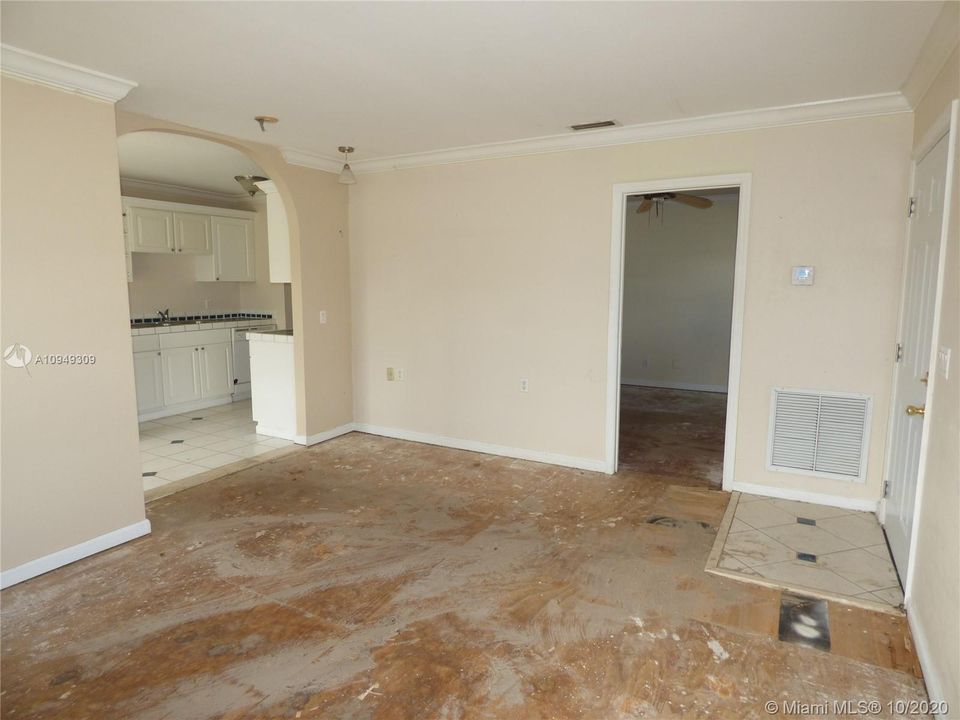 最近售出: $397,900 (3 贝兹, 3 浴室, 2608 平方英尺)