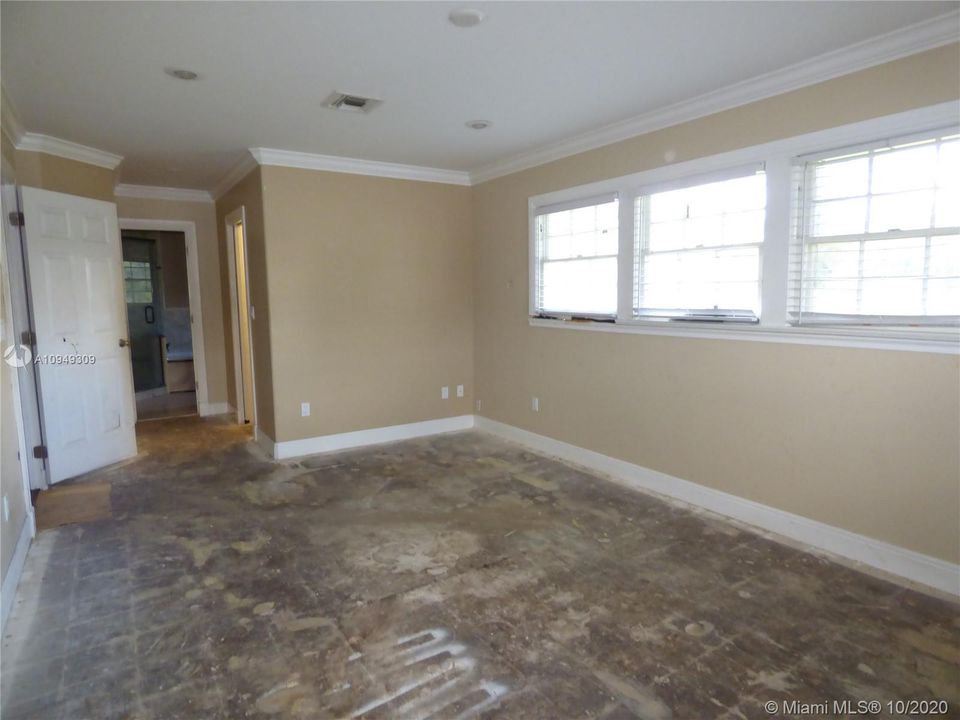 最近售出: $397,900 (3 贝兹, 3 浴室, 2608 平方英尺)