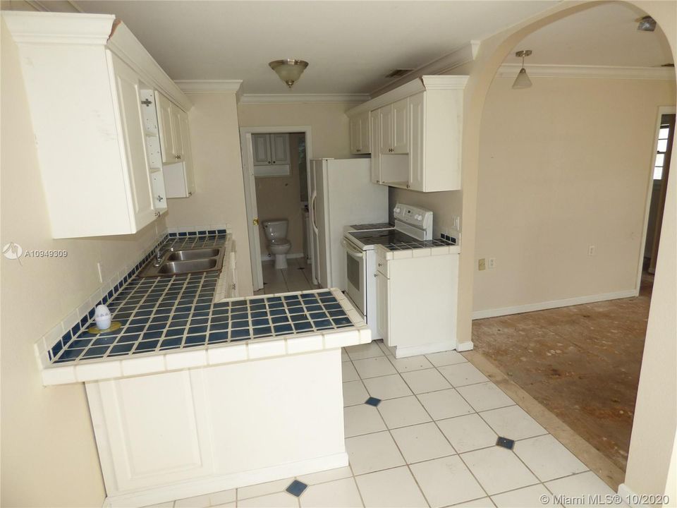 最近售出: $397,900 (3 贝兹, 3 浴室, 2608 平方英尺)