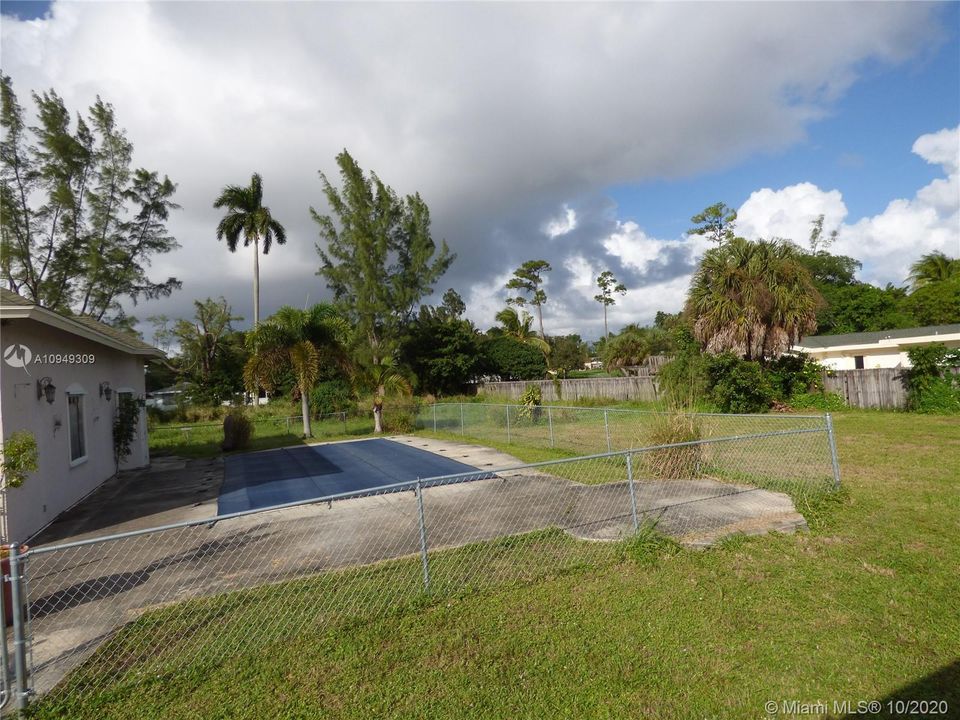 最近售出: $397,900 (3 贝兹, 3 浴室, 2608 平方英尺)