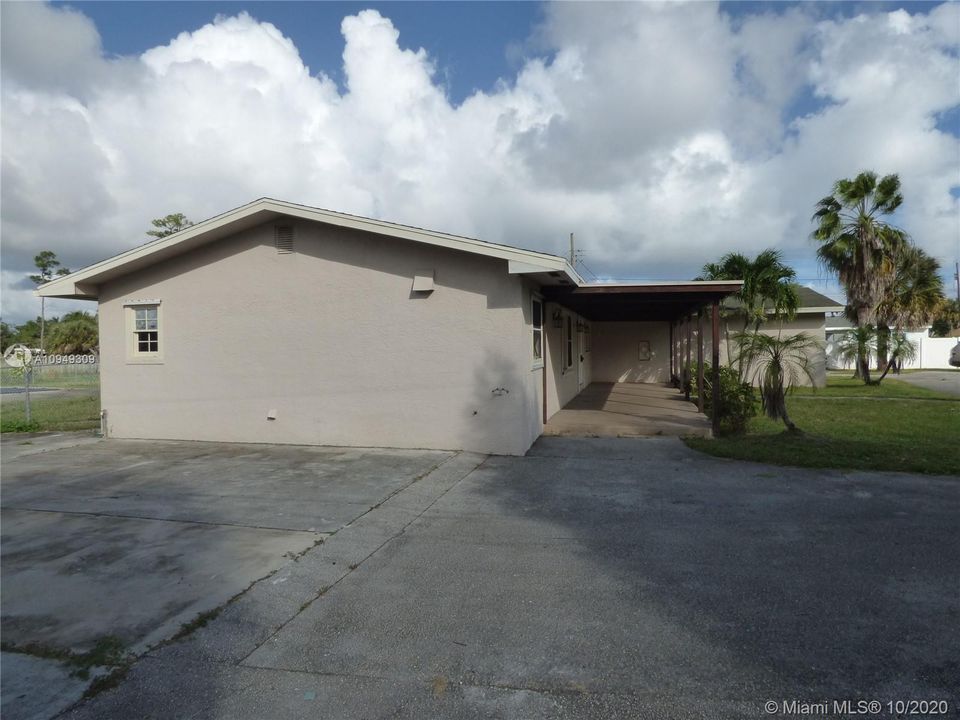 最近售出: $397,900 (3 贝兹, 3 浴室, 2608 平方英尺)