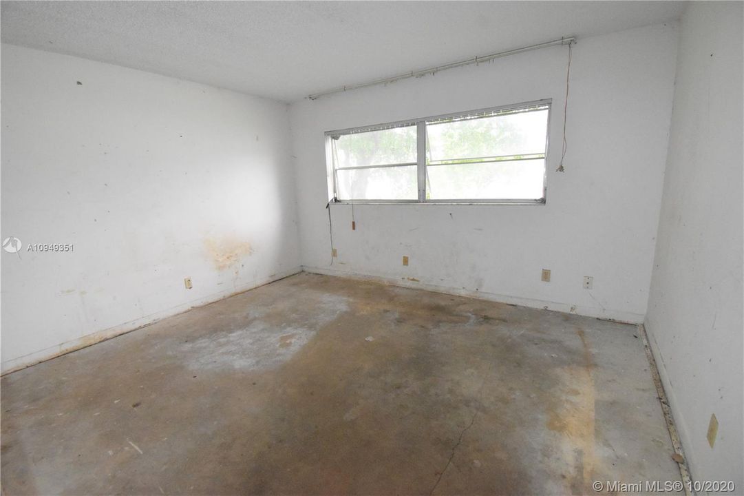 Recently Sold: $37,000 (2 beds, 1 baths, 828 Square Feet)