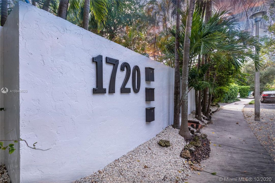 Recently Sold: $1,450,000 (0 beds, 0 baths, 4381 Square Feet)