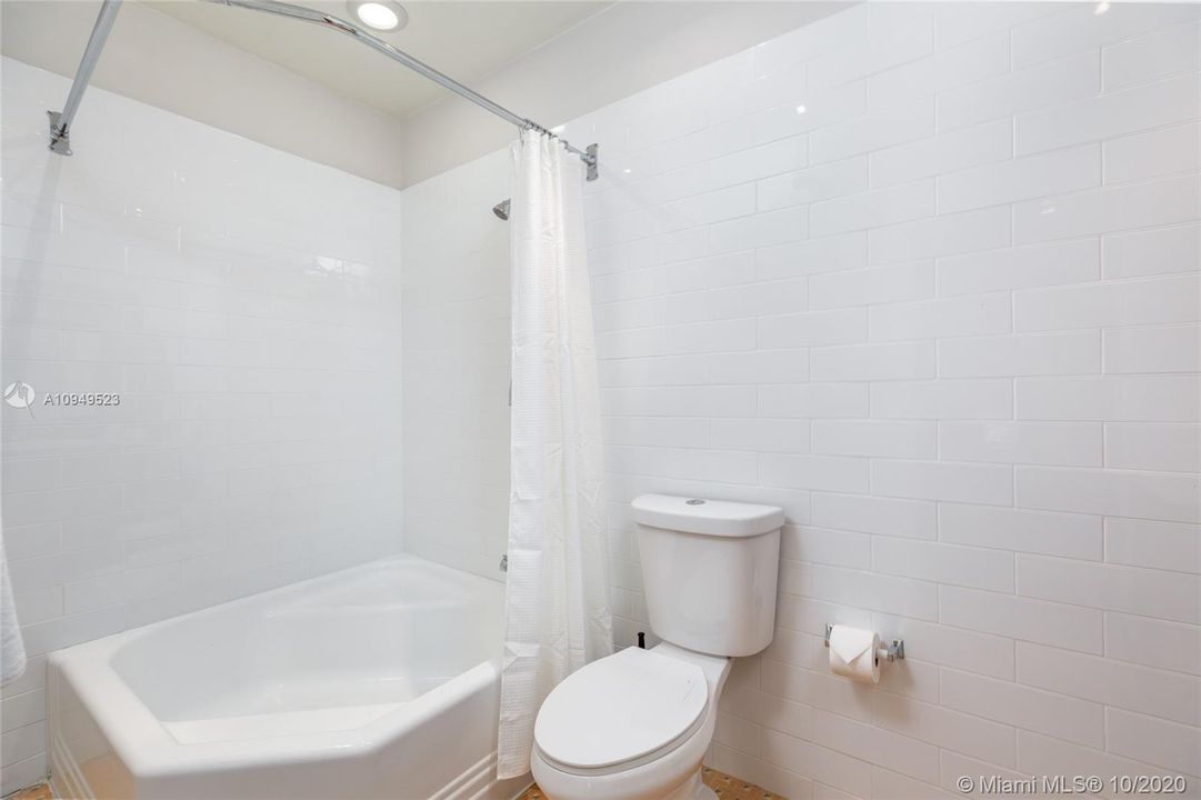最近售出: $1,450,000 (0 贝兹, 0 浴室, 4381 平方英尺)