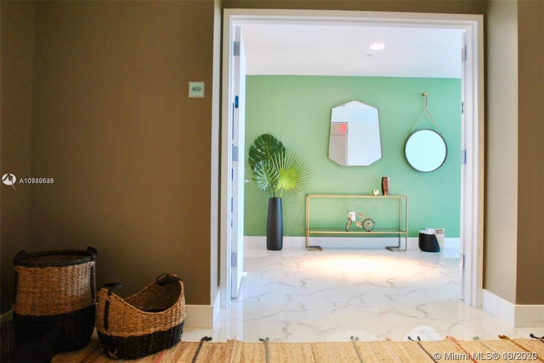 Recientemente alquilado: $13,500 (3 camas, 3 baños, 2045 Pies cuadrados)
