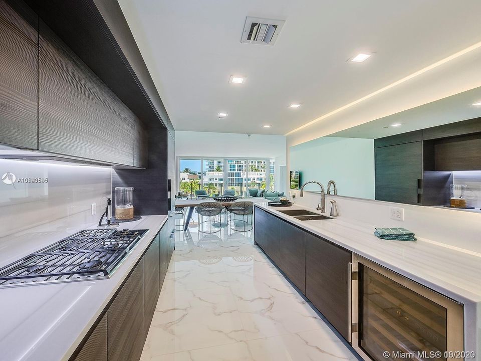 Recientemente alquilado: $13,500 (3 camas, 3 baños, 2045 Pies cuadrados)