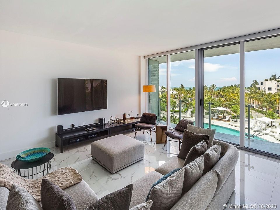 Recientemente alquilado: $13,500 (3 camas, 3 baños, 2045 Pies cuadrados)
