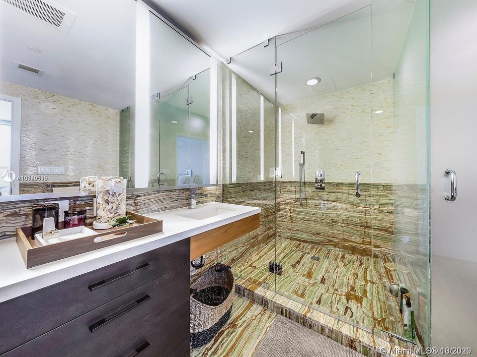Recientemente alquilado: $13,500 (3 camas, 3 baños, 2045 Pies cuadrados)