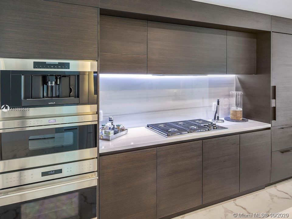 Recientemente alquilado: $13,500 (3 camas, 3 baños, 2045 Pies cuadrados)