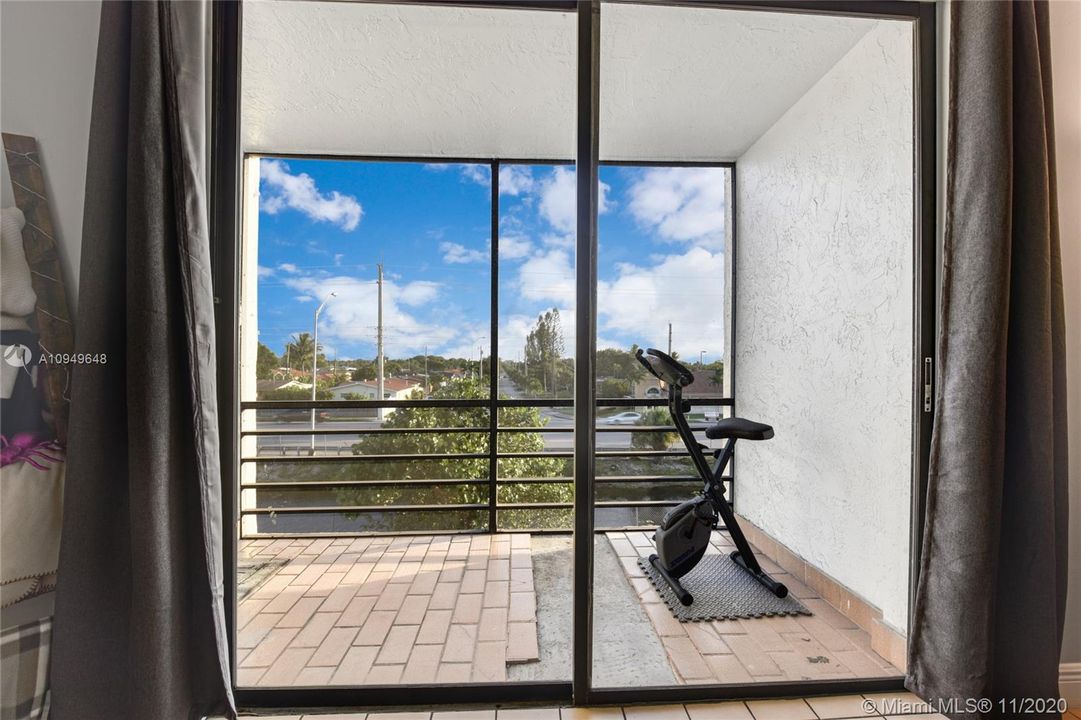 Recently Sold: $134,900 (1 beds, 1 baths, 696 Square Feet)