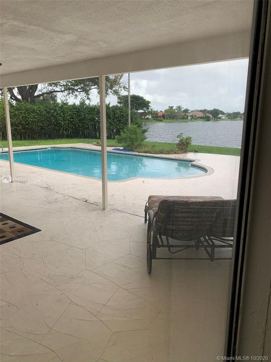 Recientemente alquilado: $3,400 (5 camas, 2 baños, 2467 Pies cuadrados)