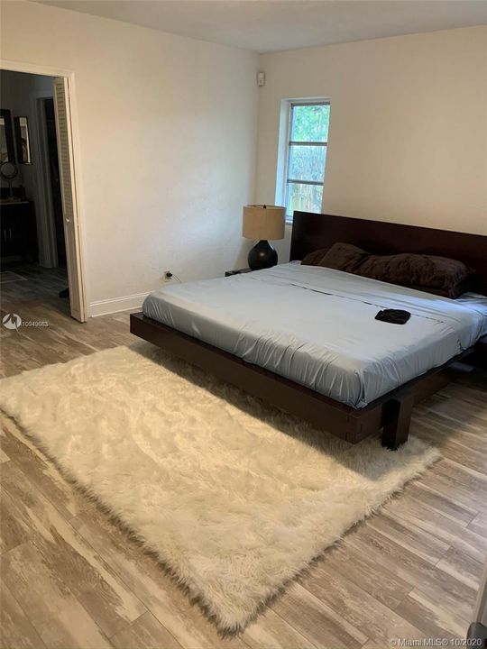 Recientemente alquilado: $3,400 (5 camas, 2 baños, 2467 Pies cuadrados)