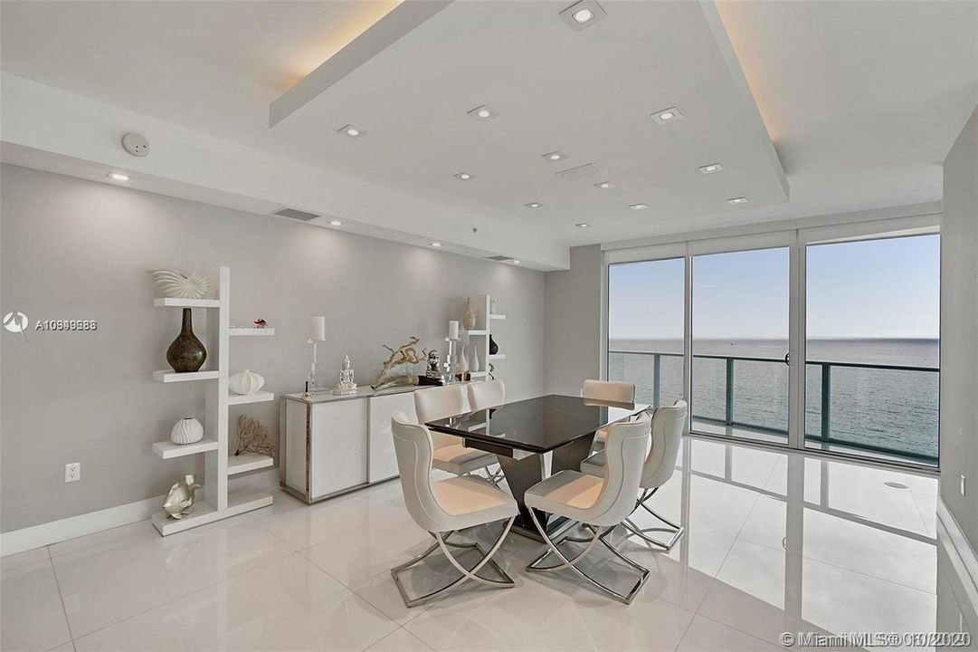 Recently Sold: $1,697,000 (4 beds, 4 baths, 3163 Square Feet)