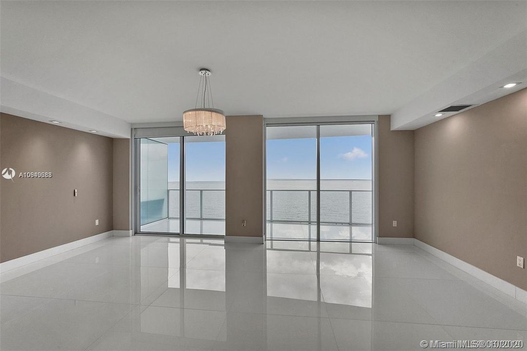 Recently Sold: $1,697,000 (4 beds, 4 baths, 3163 Square Feet)