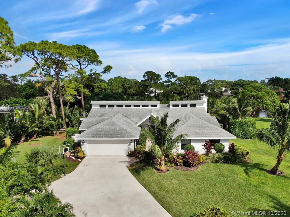 Recently Sold: $1,070,000 (4 beds, 3 baths, 3039 Square Feet)