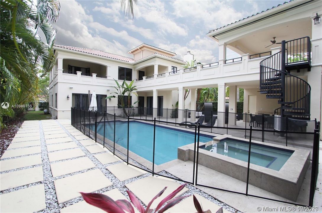 Recently Rented: $16,000 (6 beds, 7 baths, 4254 Square Feet)