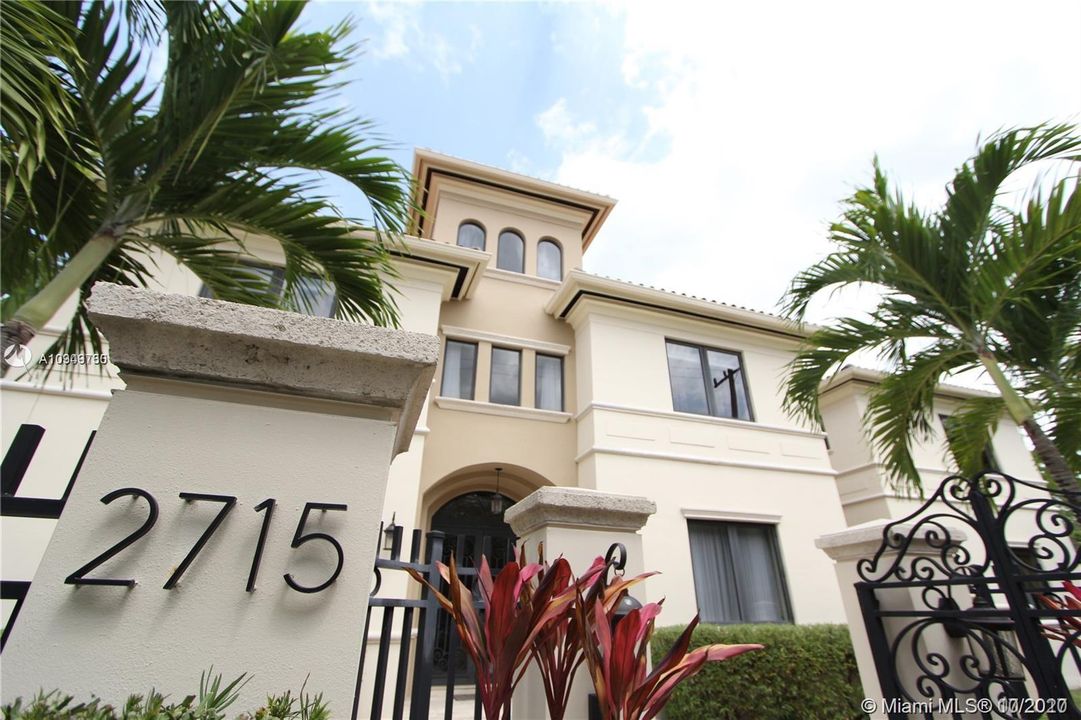 Recently Rented: $16,000 (6 beds, 7 baths, 4254 Square Feet)