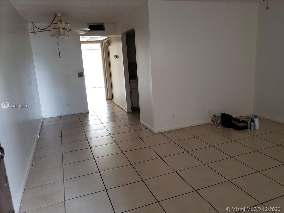 Vendido Recientemente: $79,999 (1 camas, 1 baños, 685 Pies cuadrados)