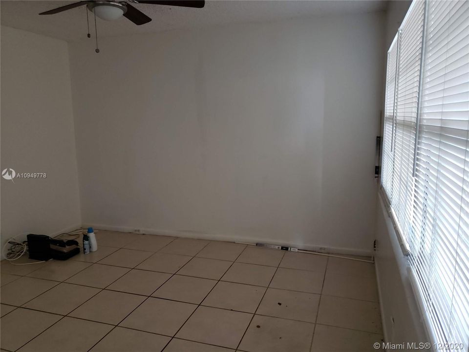 Vendido Recientemente: $79,999 (1 camas, 1 baños, 685 Pies cuadrados)