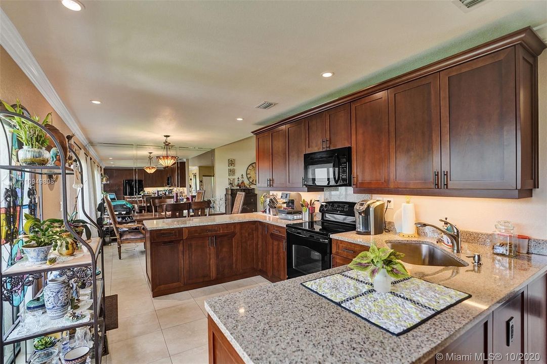 Recently Sold: $293,999 (2 beds, 2 baths, 1698 Square Feet)