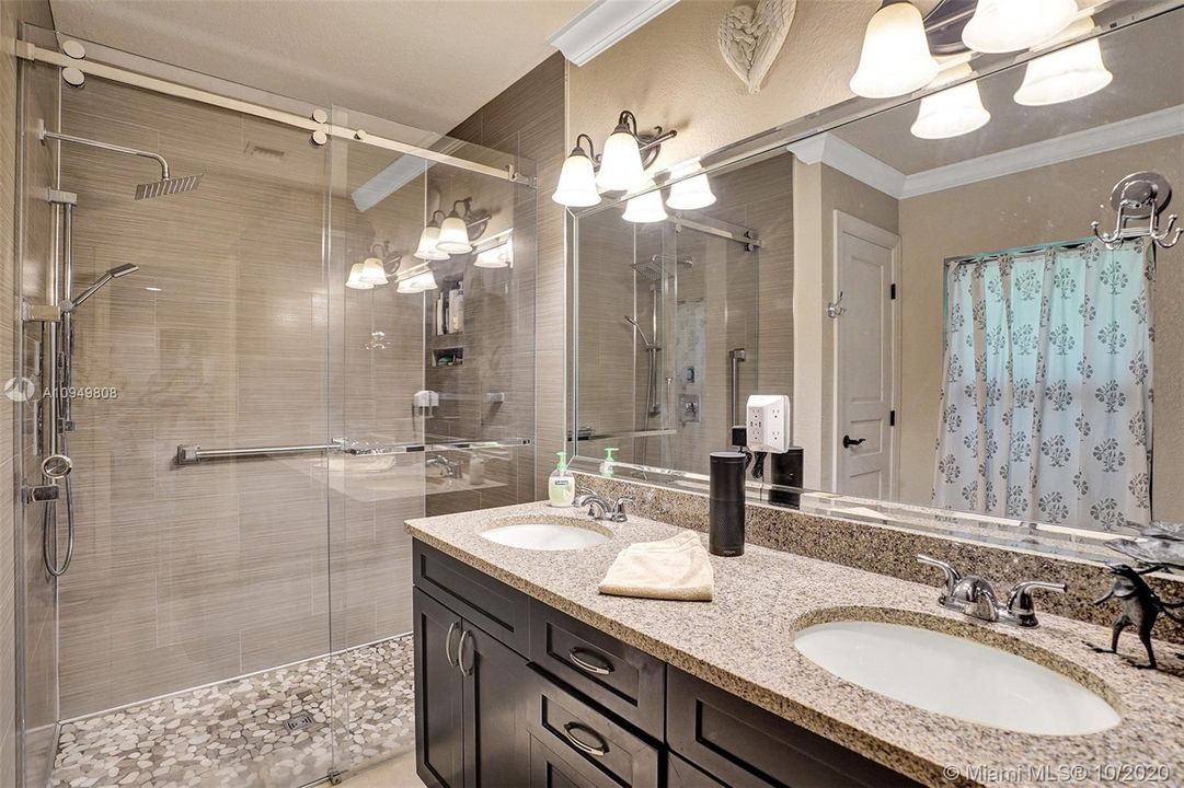 Recently Sold: $293,999 (2 beds, 2 baths, 1698 Square Feet)