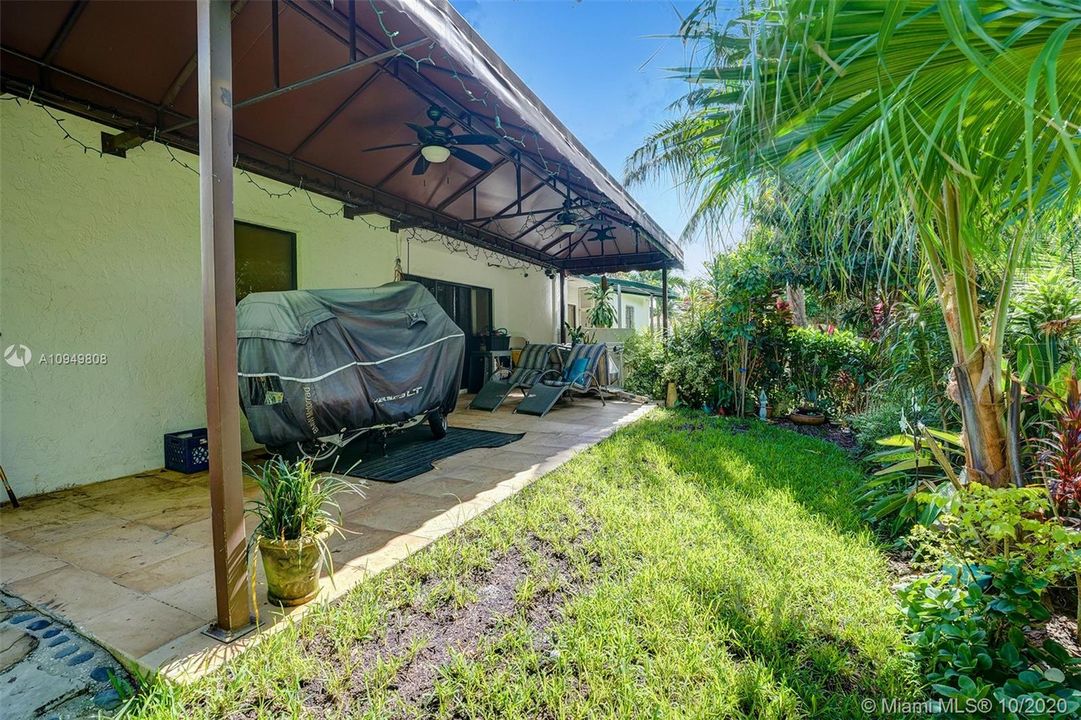 Recently Sold: $293,999 (2 beds, 2 baths, 1698 Square Feet)