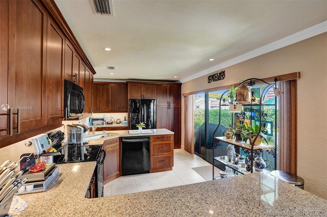 Recently Sold: $293,999 (2 beds, 2 baths, 1698 Square Feet)