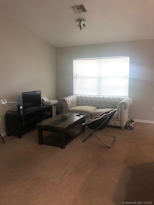 Vendido Recientemente: $210,000 (3 camas, 2 baños, 1417 Pies cuadrados)
