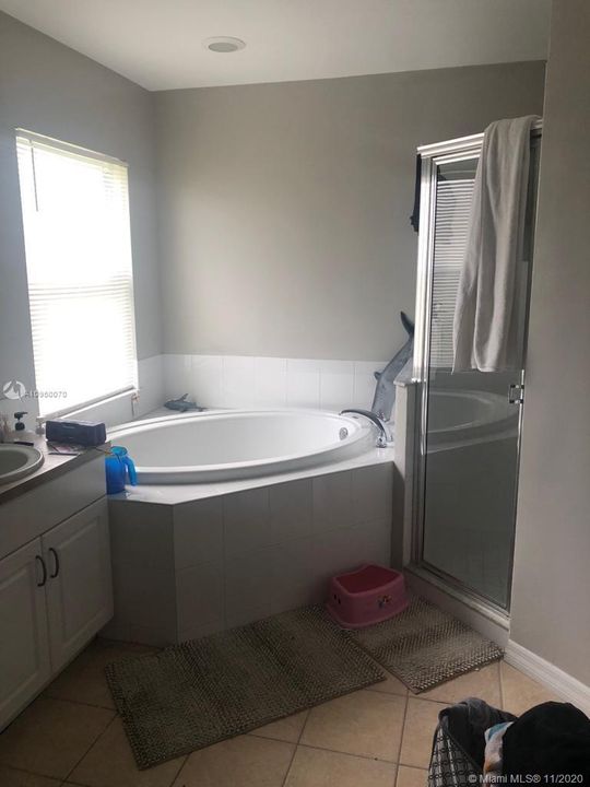 Vendido Recientemente: $210,000 (3 camas, 2 baños, 1417 Pies cuadrados)