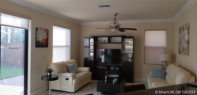 FAMILYROOM