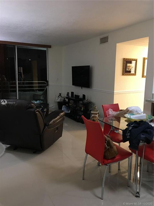 Recently Sold: $225,000 (2 beds, 2 baths, 1050 Square Feet)