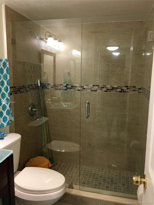 Recently Sold: $225,000 (2 beds, 2 baths, 1050 Square Feet)